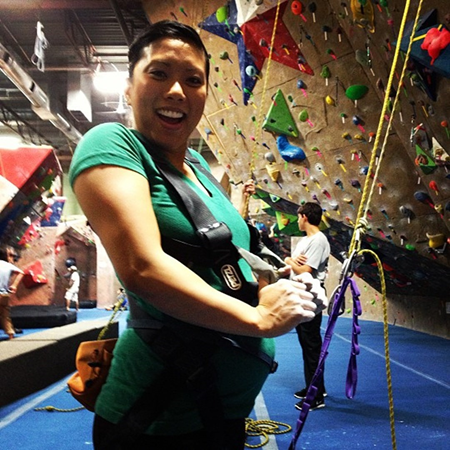 Jeline Guiles, of Climb On, Sister! climbing at 28 weeks pregnant.